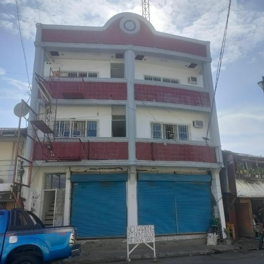 Pier La Casa Homestay Building Surigao Esterno foto